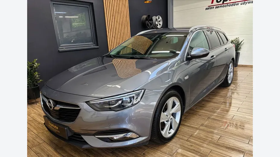 OPEL Insignia -