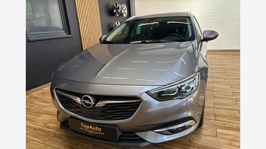 OPEL Insignia -