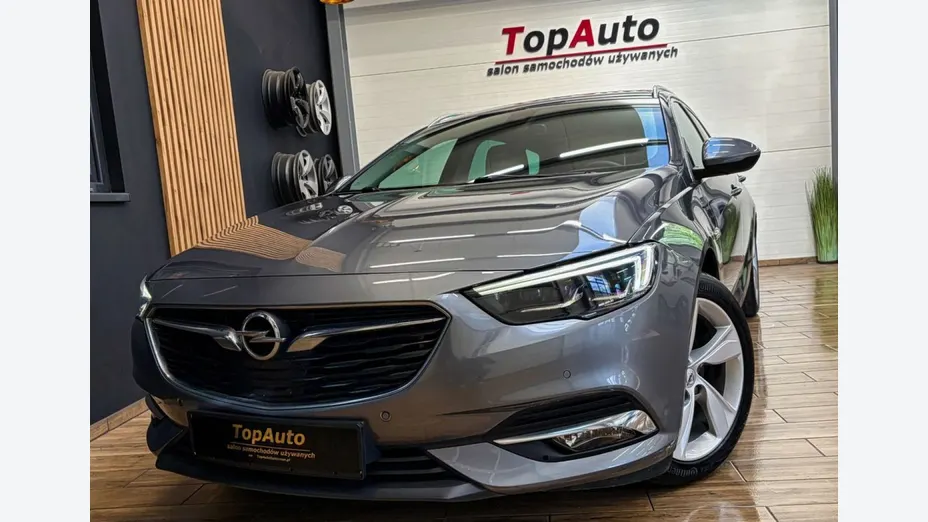 OPEL Insignia -