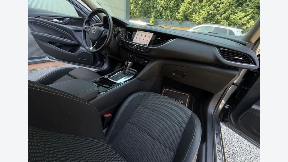 OPEL Insignia -
