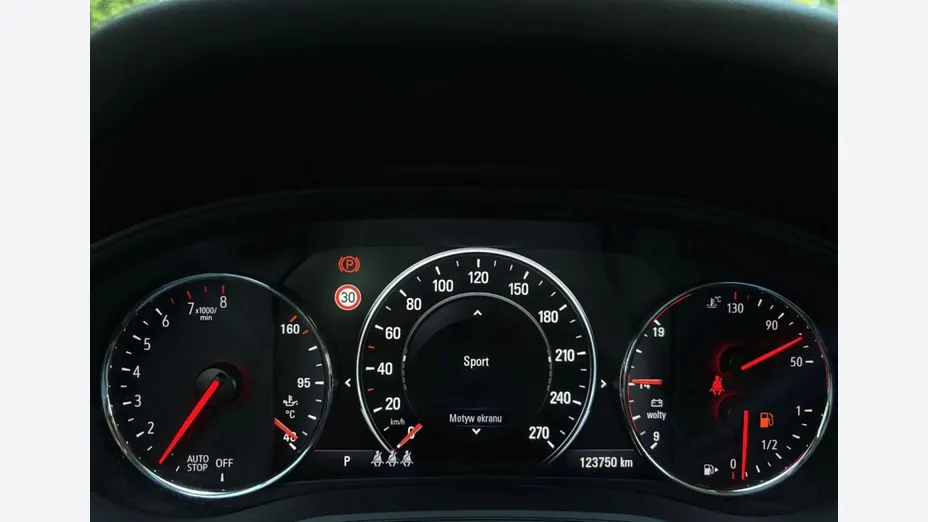OPEL Insignia -