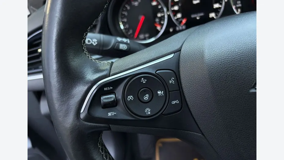 OPEL Insignia -