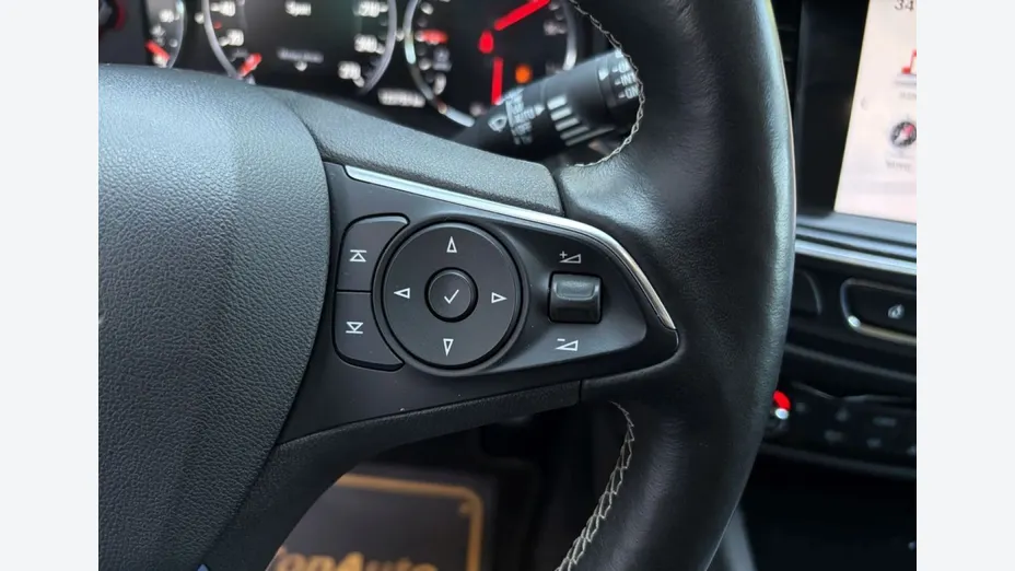 OPEL Insignia -