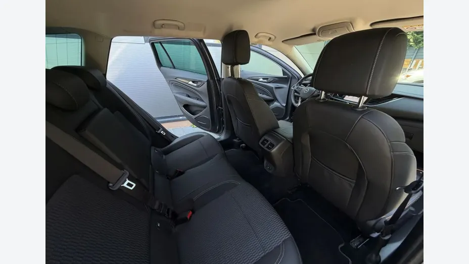 OPEL Insignia -