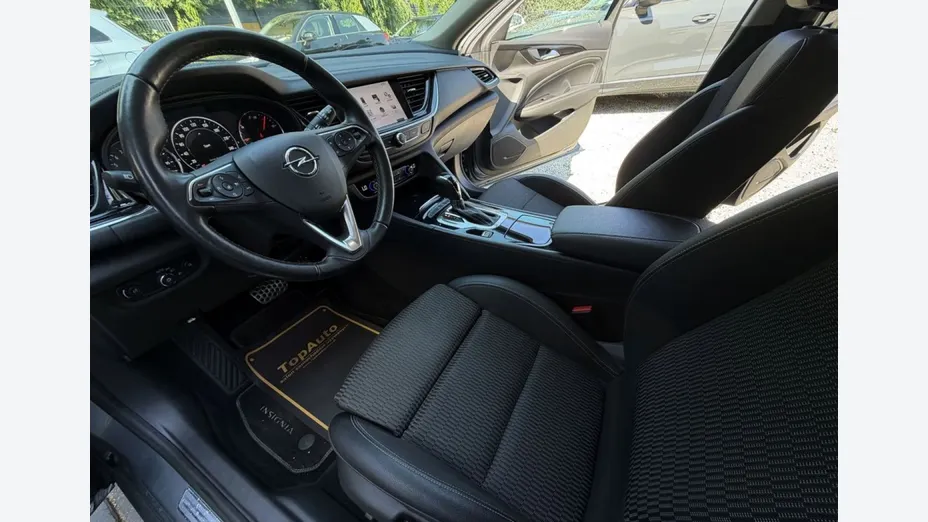 OPEL Insignia -