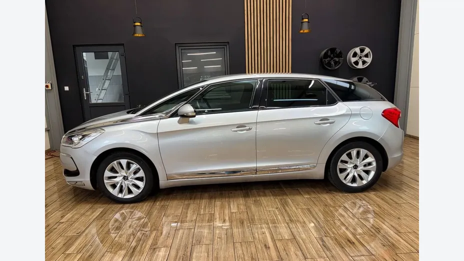 CITROEN DS5 -