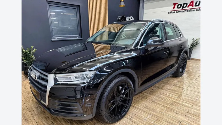 AUDI Q5 -