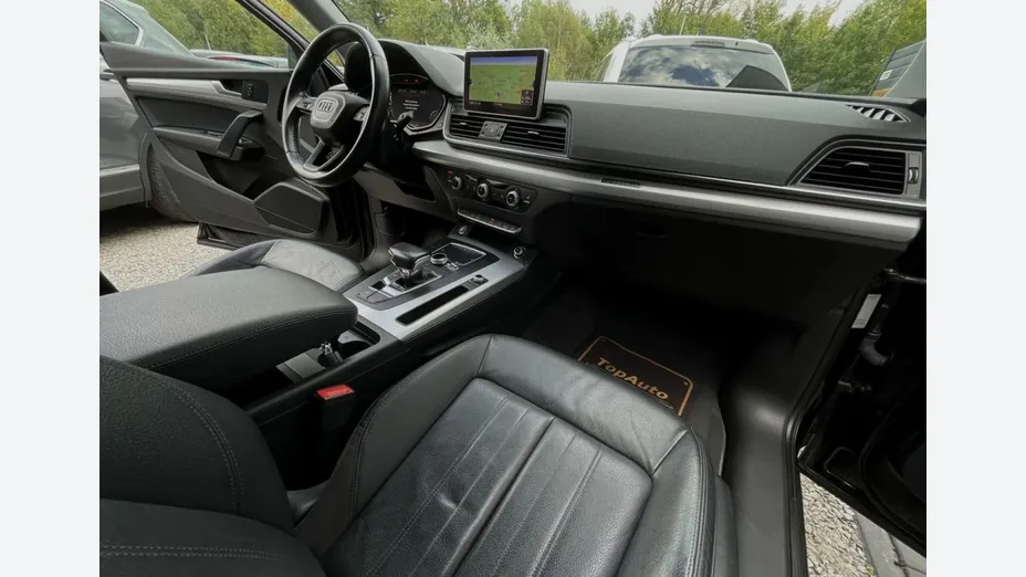 AUDI Q5 -