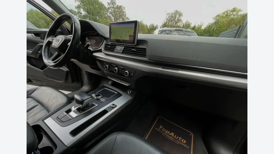 AUDI Q5 -