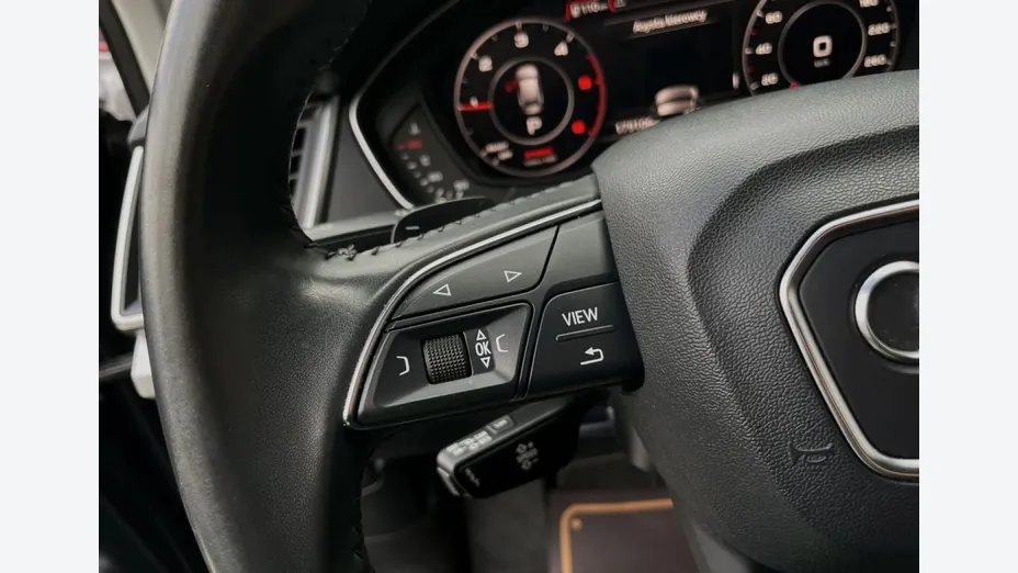 AUDI Q5 -