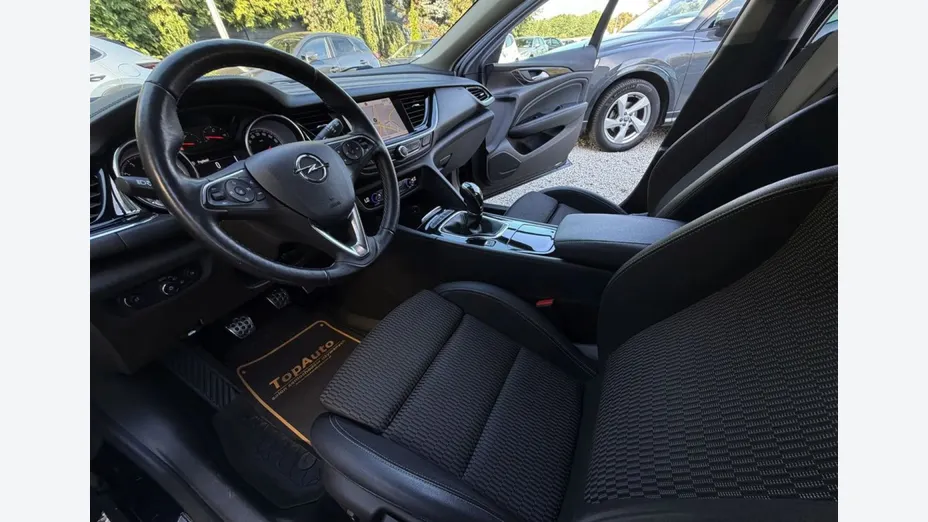 OPEL Insignia -