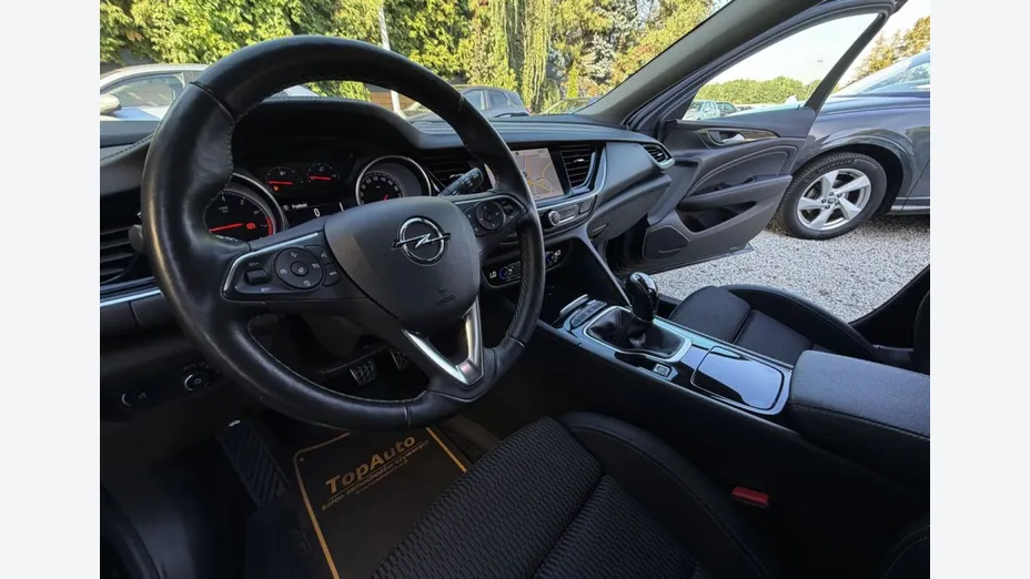 OPEL Insignia -