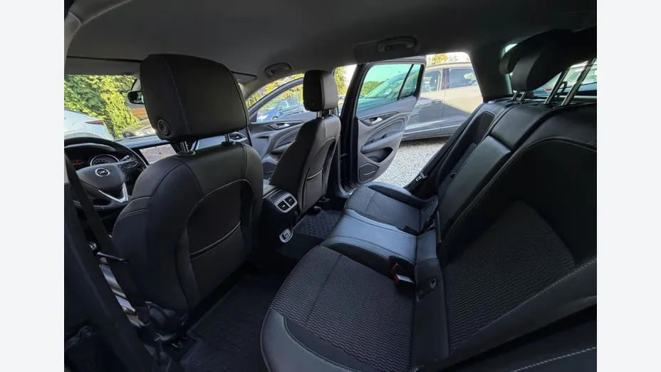 OPEL Insignia -