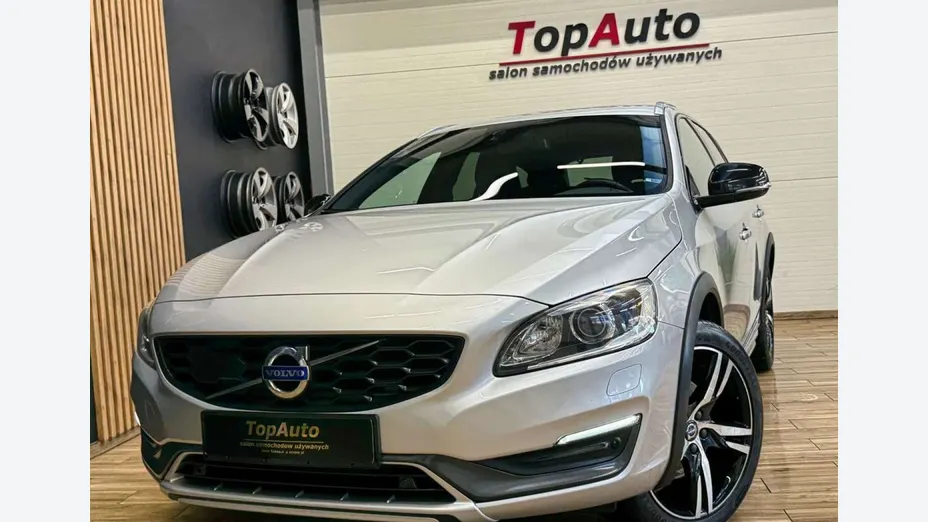 VOLVO V60 -