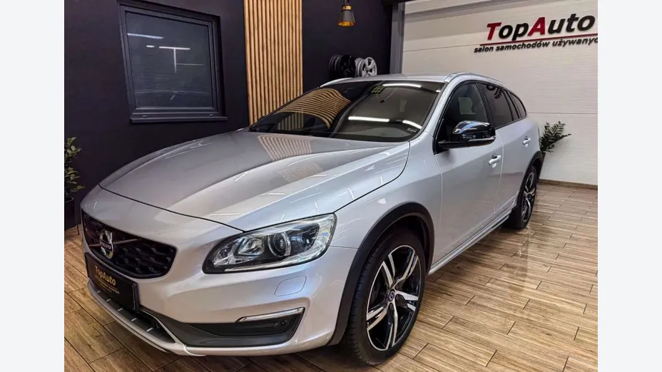 VOLVO V60 -
