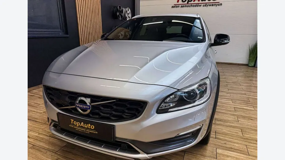 VOLVO V60 -