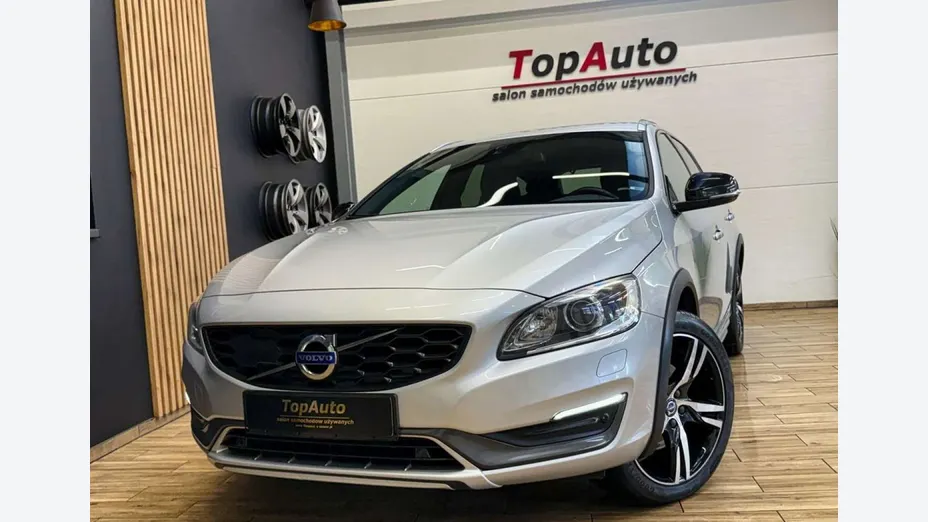 VOLVO V60 -