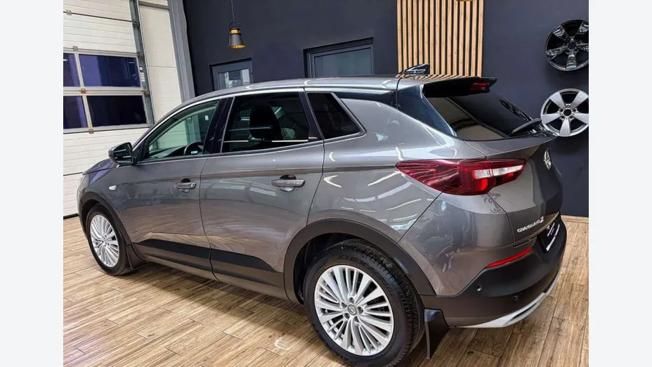 OPEL Grandland X -