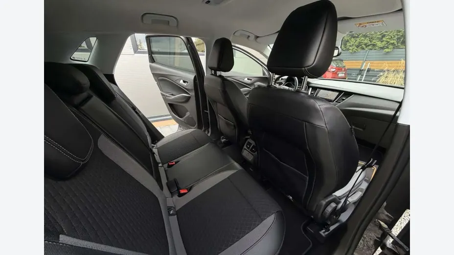 OPEL Grandland X -