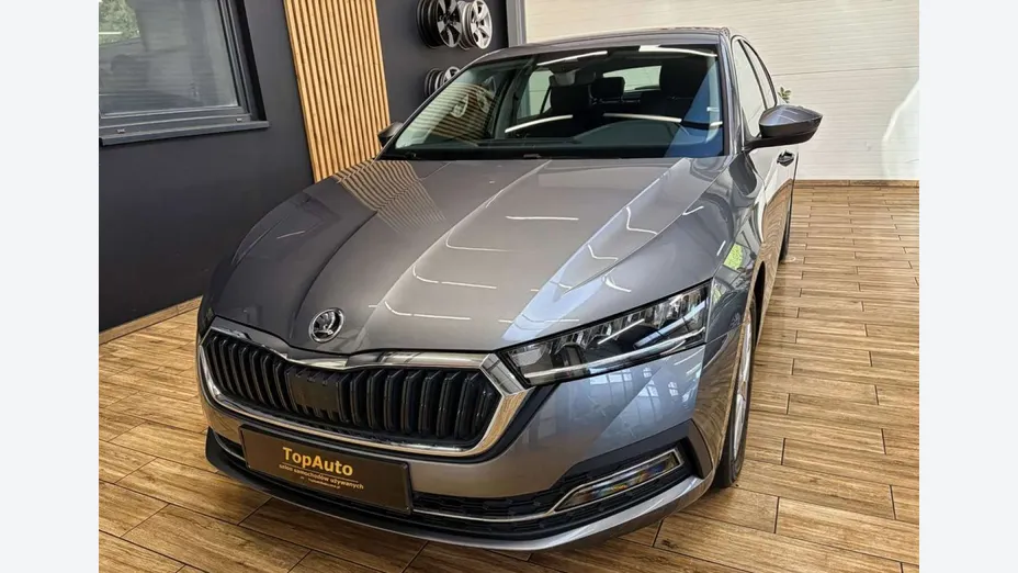 SKODA Octavia -
