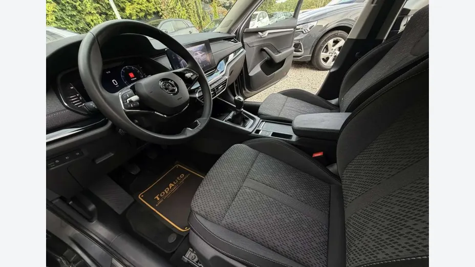 SKODA Octavia -