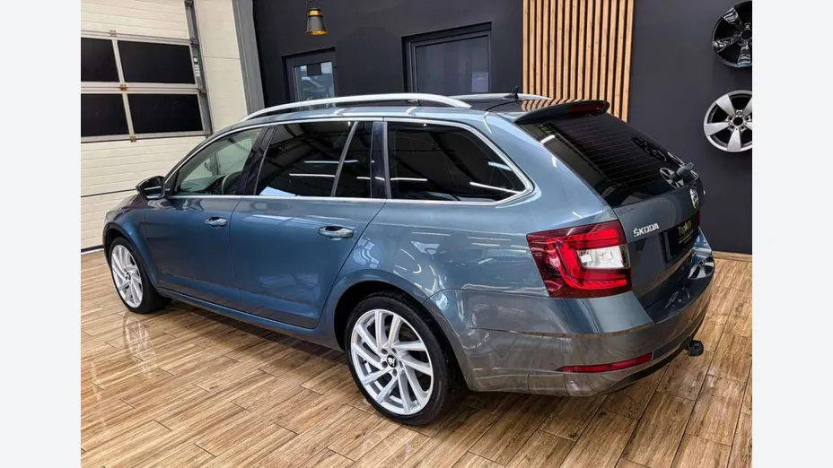 SKODA Octavia -
