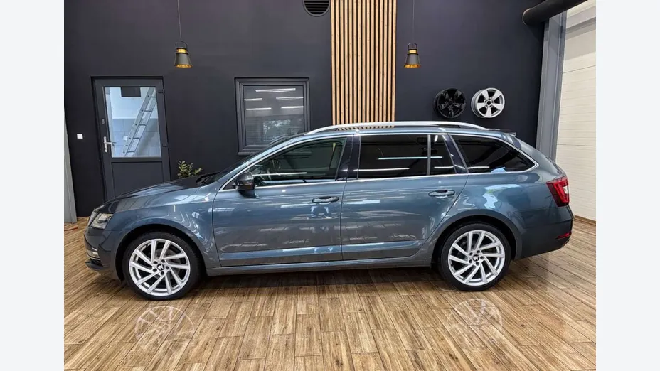 SKODA Octavia -