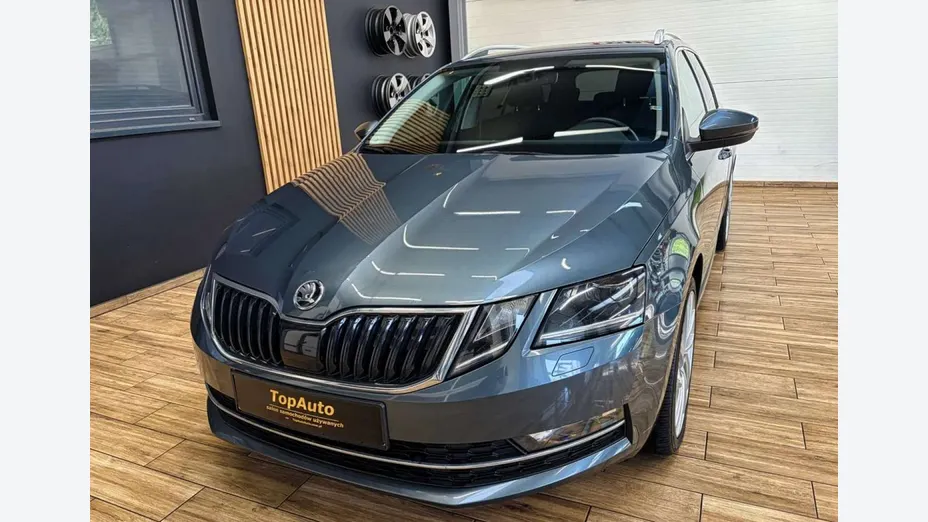 SKODA Octavia -