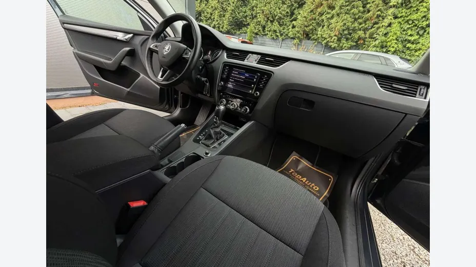 SKODA Octavia -