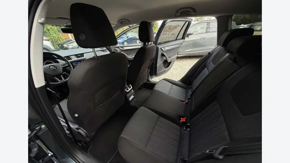 SKODA Octavia -