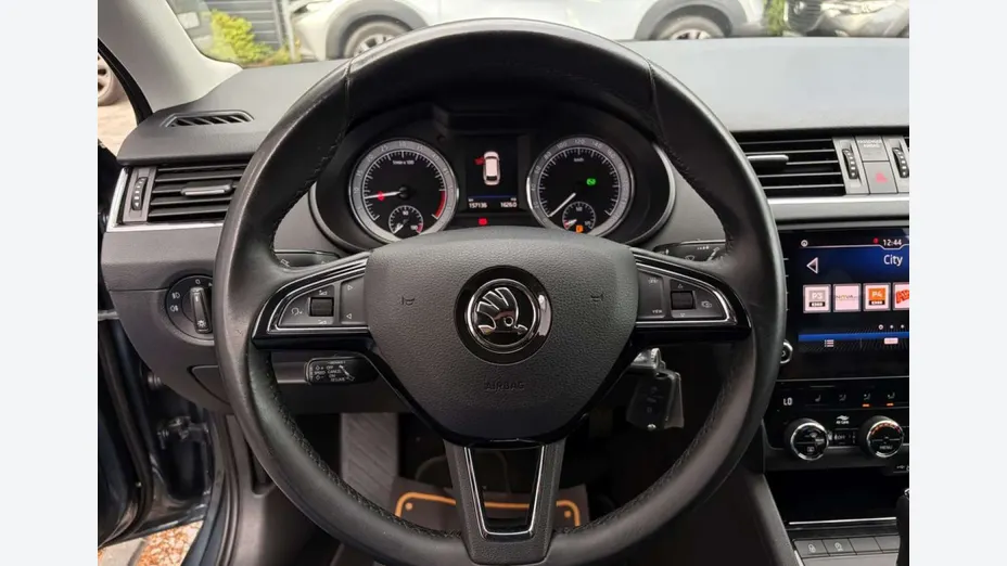 SKODA Octavia -
