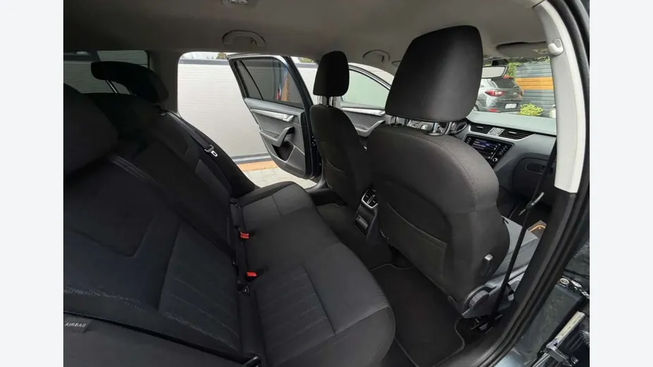 SKODA Octavia -