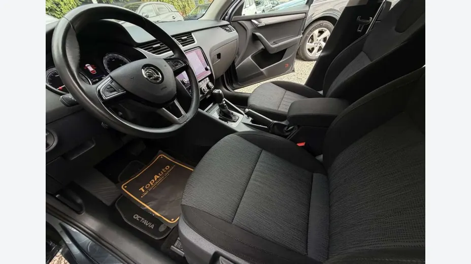 SKODA Octavia -