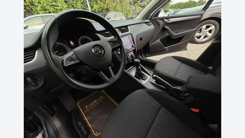 SKODA Octavia -
