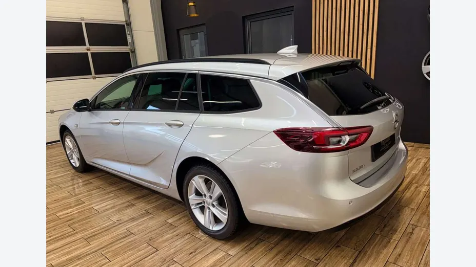 OPEL Insignia -