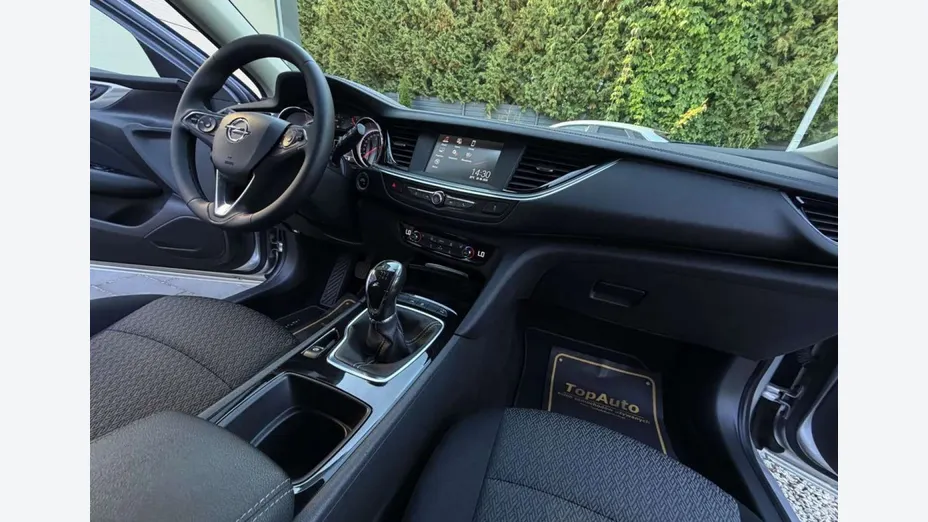 OPEL Insignia -