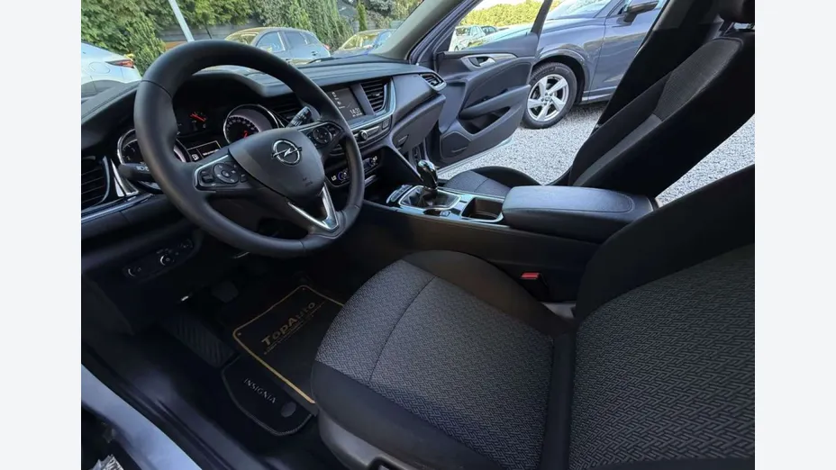 OPEL Insignia -