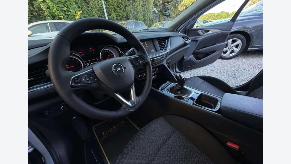 OPEL Insignia -