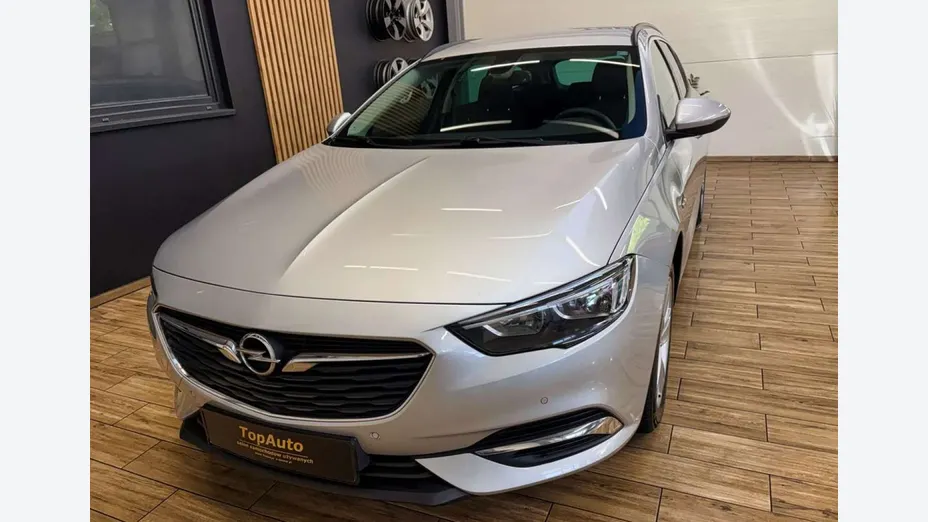 OPEL Insignia -