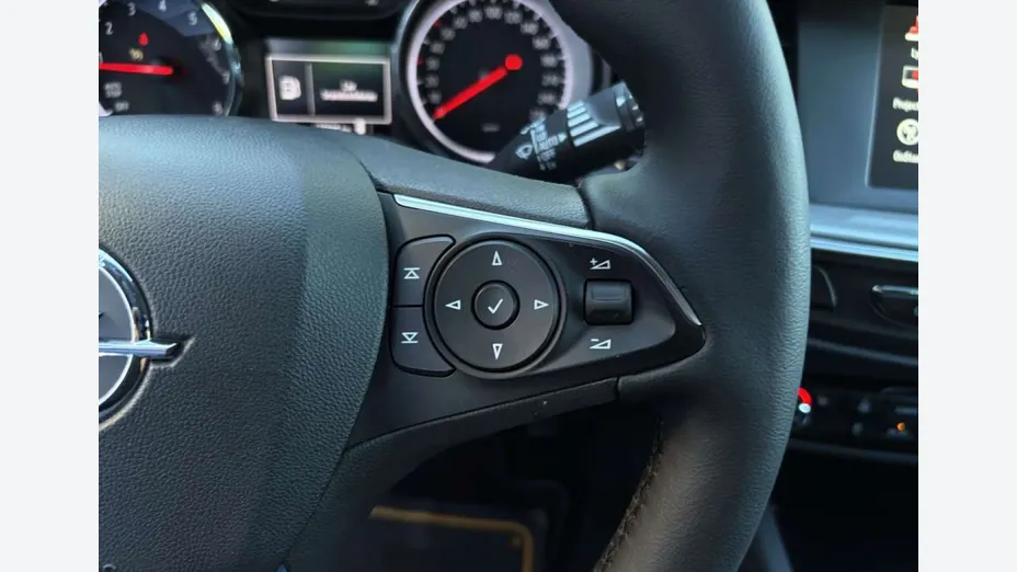 OPEL Insignia -