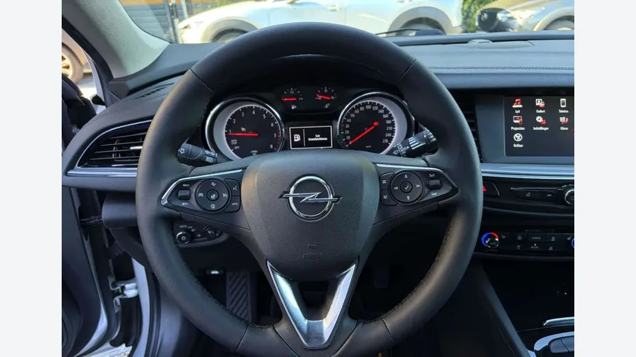 OPEL Insignia -