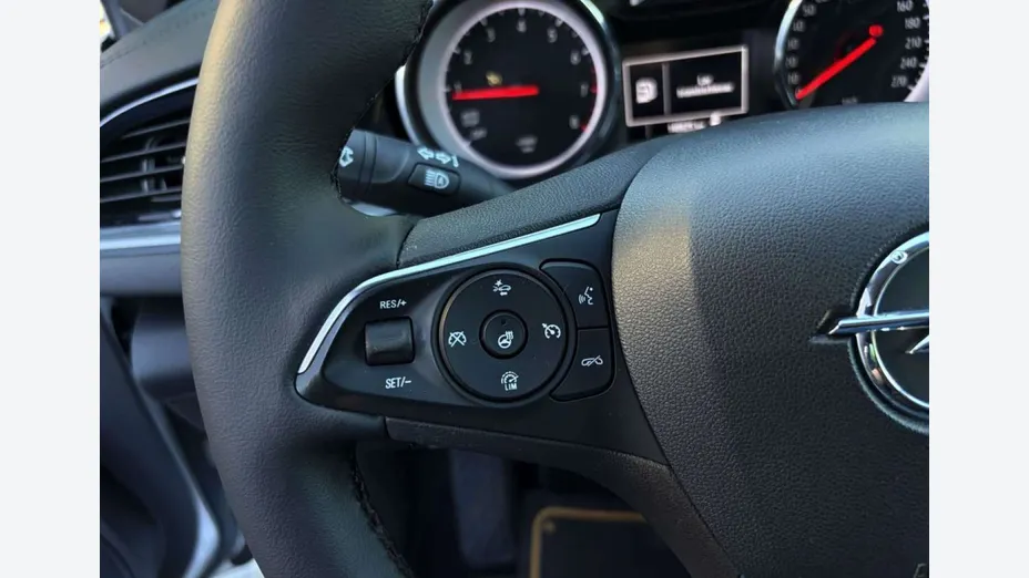 OPEL Insignia -
