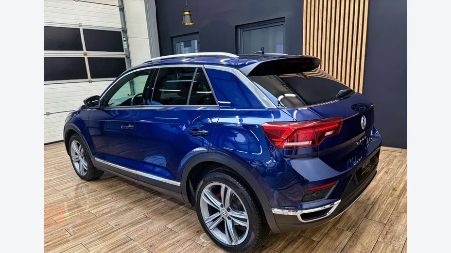 VOLKSWAGEN T-ROC -