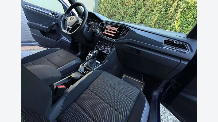 VOLKSWAGEN T-ROC -