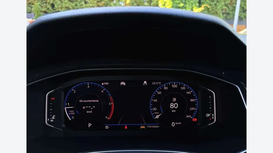 VOLKSWAGEN T-ROC -