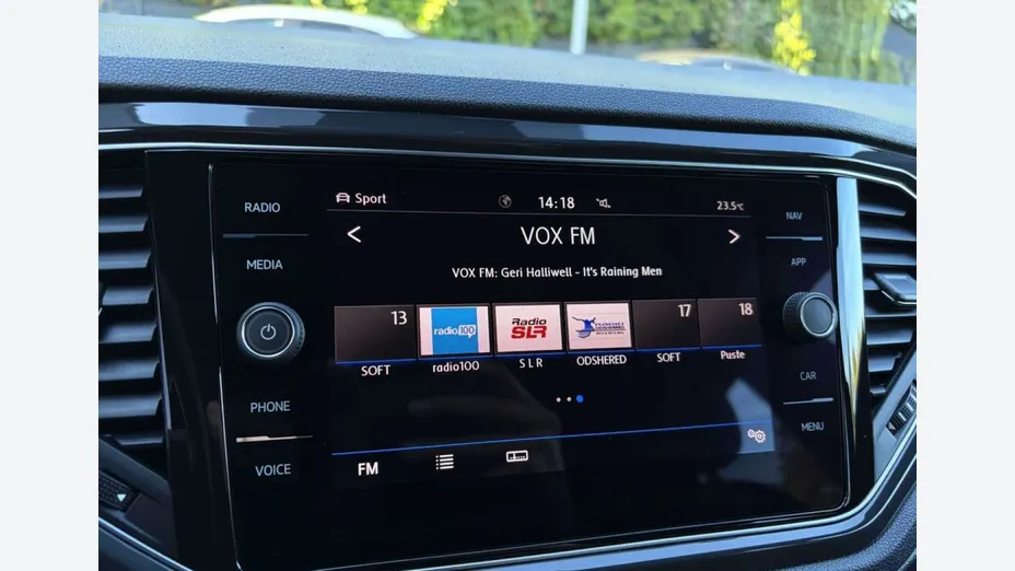 VOLKSWAGEN T-ROC -