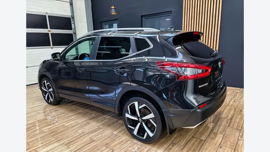 NISSAN Qashqai -