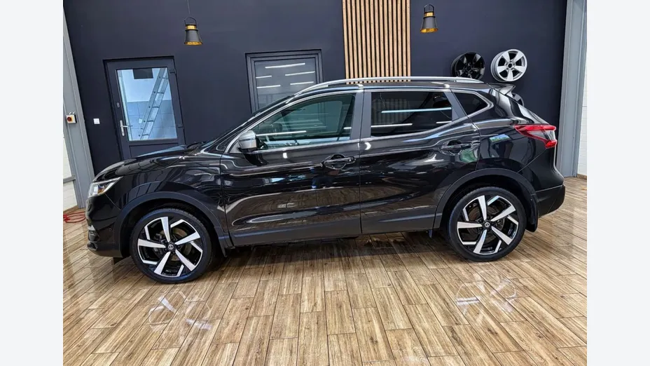NISSAN Qashqai -