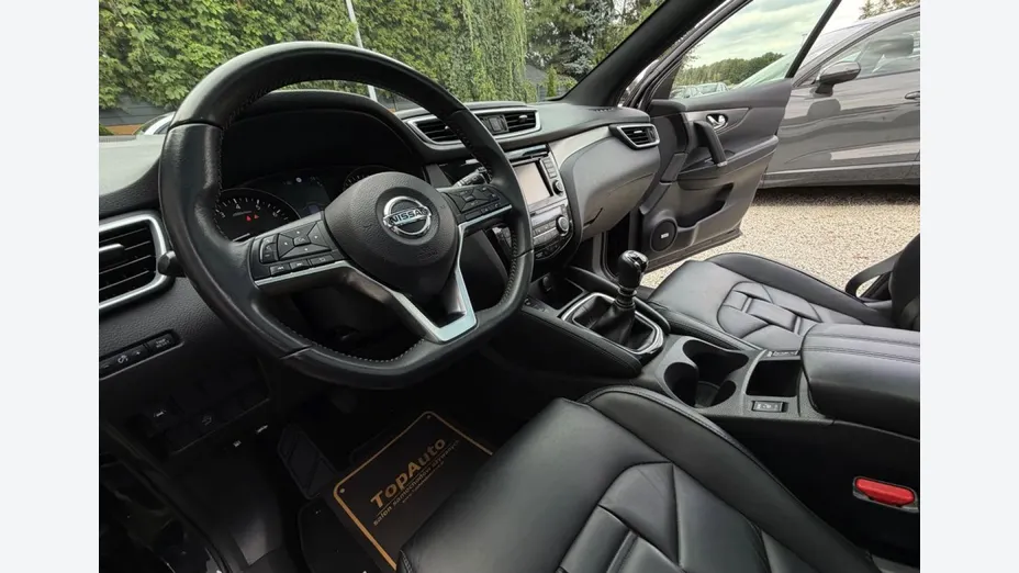 NISSAN Qashqai -