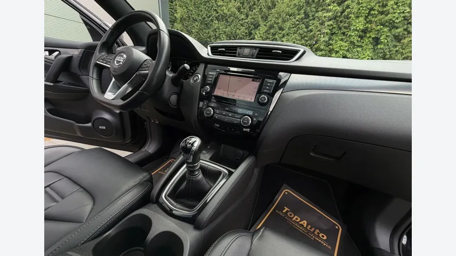 NISSAN Qashqai -